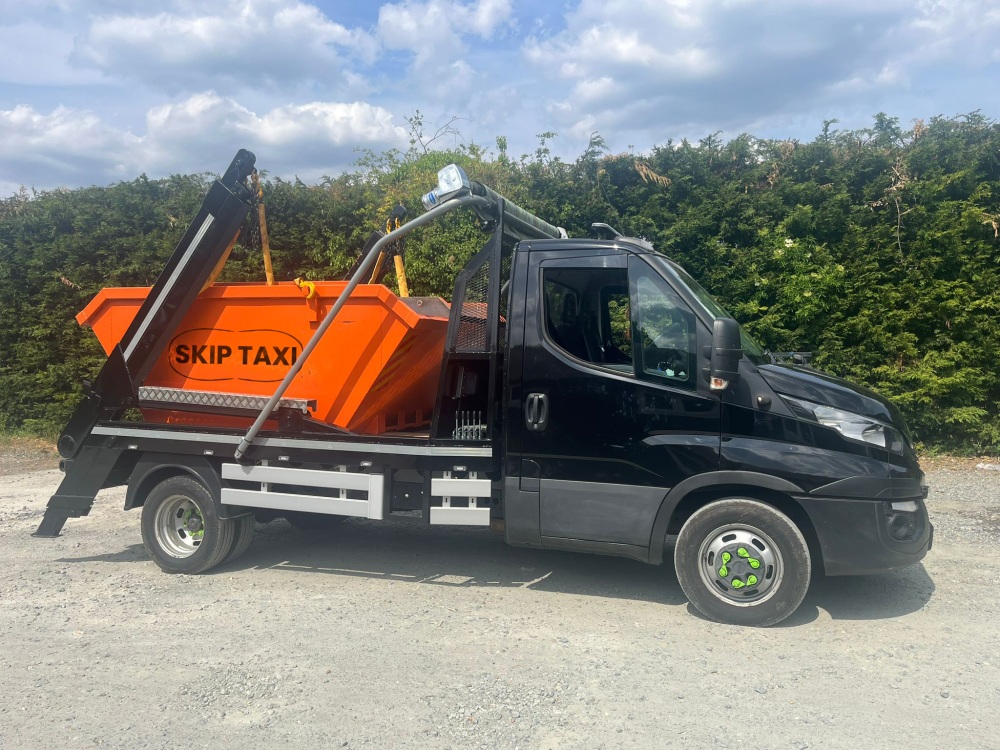 Junk Taxi