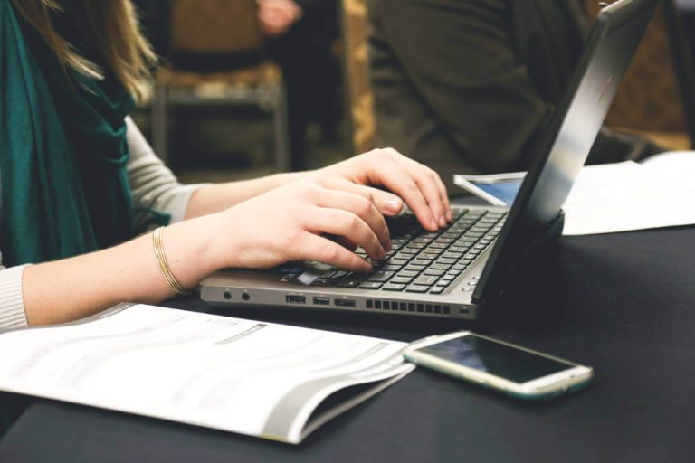 How does user experience (UX) link to SEO